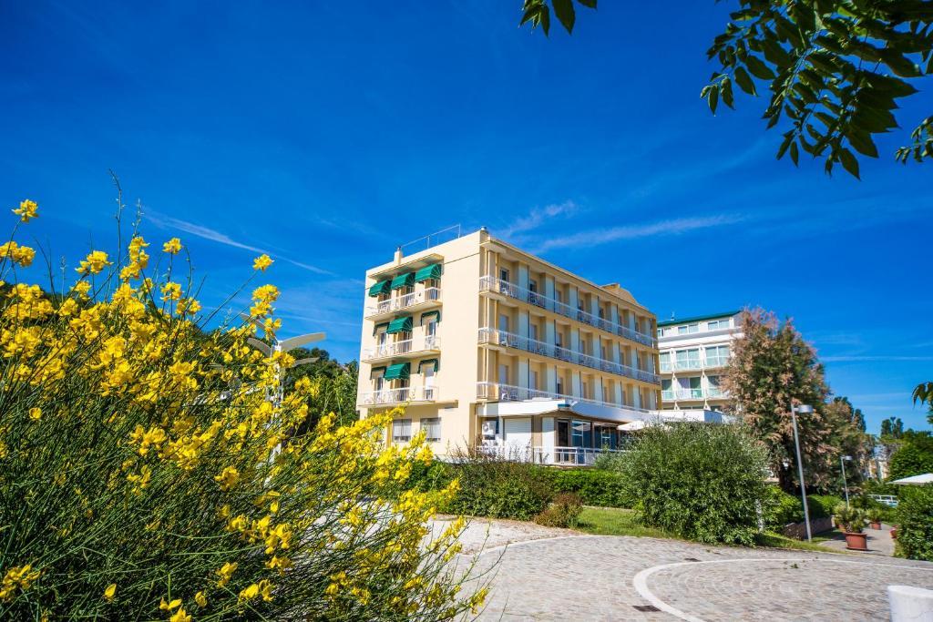 Hotel Adler Gabicce Mare Eksteriør bilde