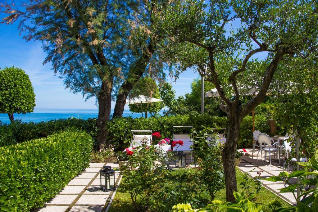 Hotel Adler Gabicce Mare Eksteriør bilde