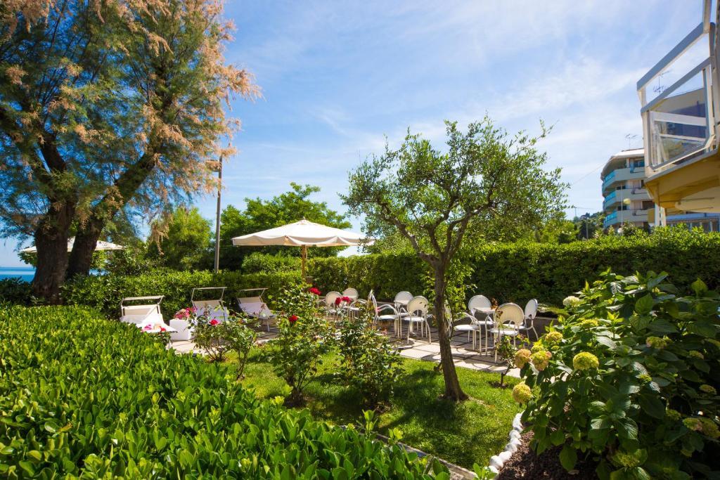 Hotel Adler Gabicce Mare Eksteriør bilde